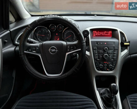 Серый Опель Астра, объемом двигателя 1.7 л и пробегом 252 тыс. км за 5900 $, фото 20 на Automoto.ua