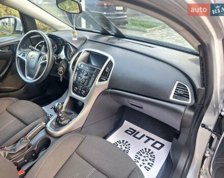 Серый Опель Астра, объемом двигателя 1.7 л и пробегом 270 тыс. км за 6750 $, фото 24 на Automoto.ua