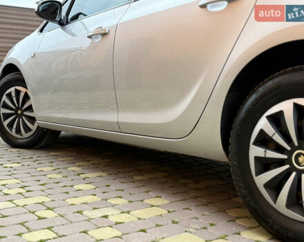 Серый Опель Астра, объемом двигателя 1.7 л и пробегом 252 тыс. км за 5900 $, фото 14 на Automoto.ua