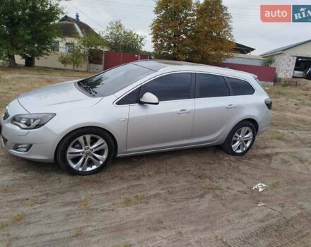 Сірий Опель Астра, об'ємом двигуна 2 л та пробігом 250 тис. км за 9200 $, фото 2 на Automoto.ua