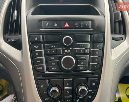 Серый Опель Астра, объемом двигателя 1.69 л и пробегом 243 тыс. км за 7500 $, фото 12 на Automoto.ua