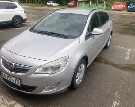 Серый Опель Астра, объемом двигателя 1.7 л и пробегом 312 тыс. км за 6500 $, фото 7 на Automoto.ua