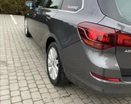 Серый Опель Астра, объемом двигателя 1.7 л и пробегом 327 тыс. км за 7800 $, фото 5 на Automoto.ua