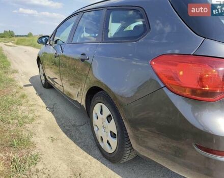 Серый Опель Астра, объемом двигателя 1.7 л и пробегом 292 тыс. км за 6990 $, фото 3 на Automoto.ua