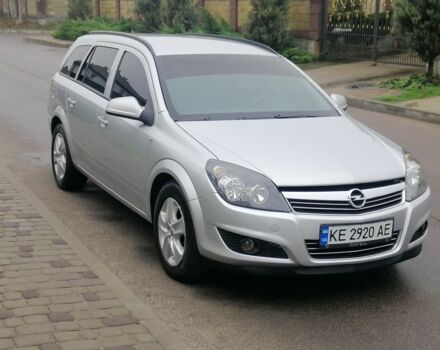 Сірий Опель Астра, об'ємом двигуна 1.7 л та пробігом 300 тис. км за 6200 $, фото 4 на Automoto.ua