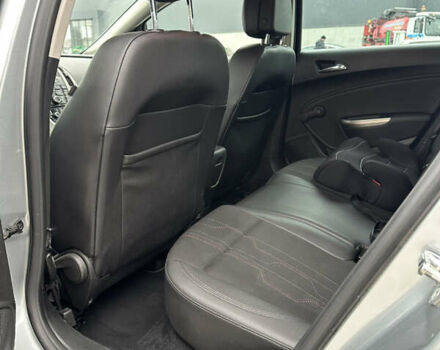 Серый Опель Астра, объемом двигателя 1.69 л и пробегом 178 тыс. км за 6200 $, фото 12 на Automoto.ua