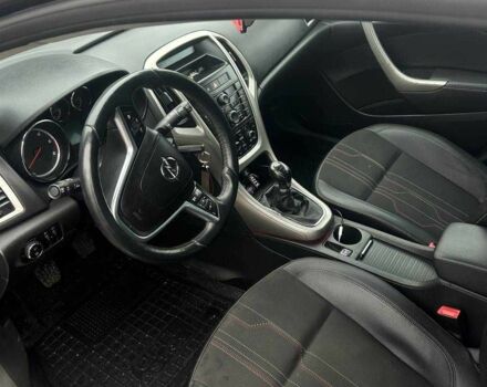 Серый Опель Астра, объемом двигателя 1.7 л и пробегом 241 тыс. км за 5900 $, фото 10 на Automoto.ua