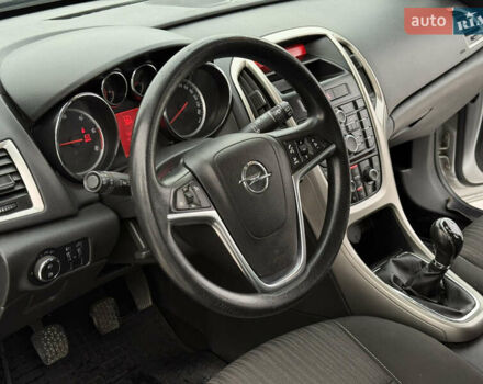 Серый Опель Астра, объемом двигателя 1.7 л и пробегом 245 тыс. км за 5700 $, фото 20 на Automoto.ua