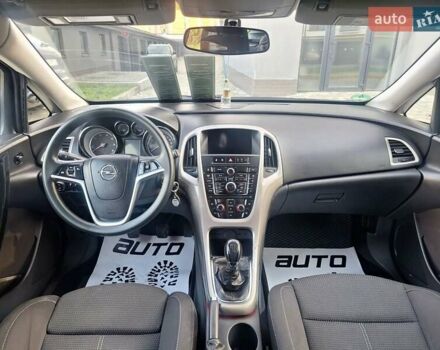 Серый Опель Астра, объемом двигателя 1.7 л и пробегом 270 тыс. км за 6750 $, фото 31 на Automoto.ua