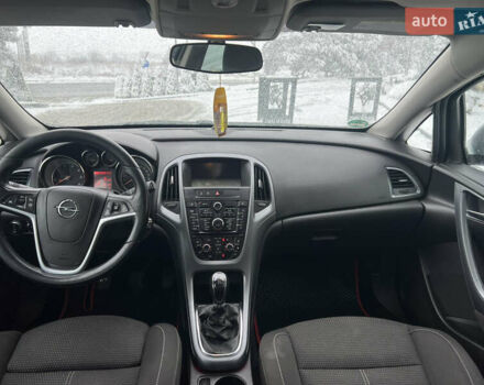 Серый Опель Астра, объемом двигателя 1.7 л и пробегом 282 тыс. км за 6100 $, фото 24 на Automoto.ua