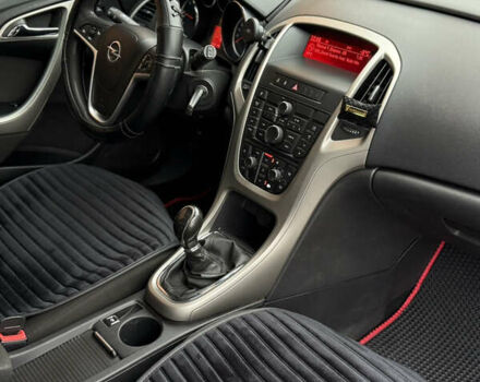 Серый Опель Астра, объемом двигателя 1.7 л и пробегом 252 тыс. км за 5900 $, фото 11 на Automoto.ua