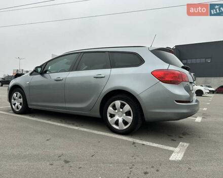 Серый Опель Астра, объемом двигателя 1.69 л и пробегом 178 тыс. км за 6200 $, фото 4 на Automoto.ua