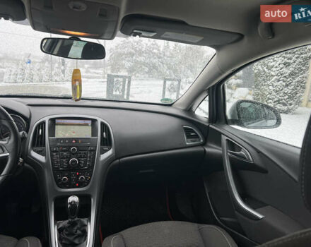 Серый Опель Астра, объемом двигателя 1.7 л и пробегом 282 тыс. км за 6100 $, фото 26 на Automoto.ua