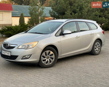 Серый Опель Астра, объемом двигателя 1.7 л и пробегом 248 тыс. км за 6999 $, фото 2 на Automoto.ua