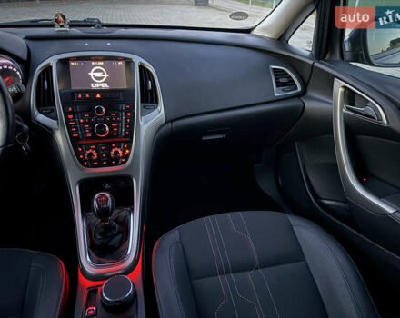 Серый Опель Астра, объемом двигателя 1.7 л и пробегом 215 тыс. км за 7350 $, фото 34 на Automoto.ua