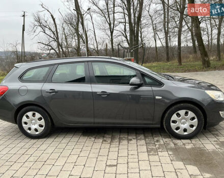 Серый Опель Астра, объемом двигателя 1.7 л и пробегом 235 тыс. км за 7500 $, фото 5 на Automoto.ua