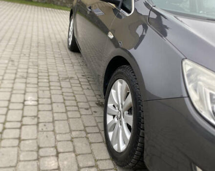 Серый Опель Астра, объемом двигателя 1.7 л и пробегом 327 тыс. км за 7800 $, фото 2 на Automoto.ua