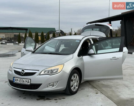 Серый Опель Астра, объемом двигателя 1.7 л и пробегом 245 тыс. км за 5700 $, фото 33 на Automoto.ua