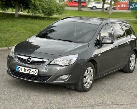 Серый Опель Астра, объемом двигателя 1.3 л и пробегом 220 тыс. км за 7100 $, фото 63 на Automoto.ua