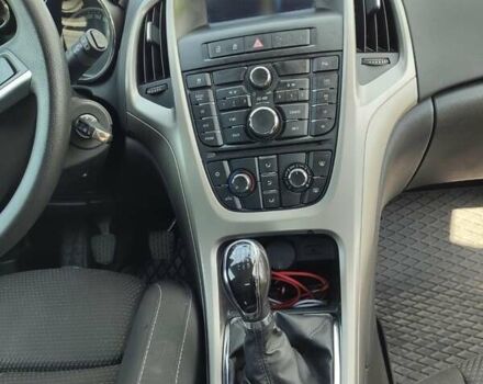 Серый Опель Астра, объемом двигателя 1.7 л и пробегом 292 тыс. км за 6990 $, фото 7 на Automoto.ua