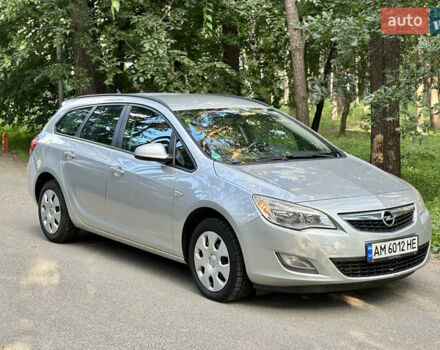 Серый Опель Астра, объемом двигателя 2 л и пробегом 261 тыс. км за 7300 $, фото 1 на Automoto.ua
