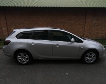 Серый Опель Астра, объемом двигателя 1.7 л и пробегом 255 тыс. км за 6950 $, фото 2 на Automoto.ua