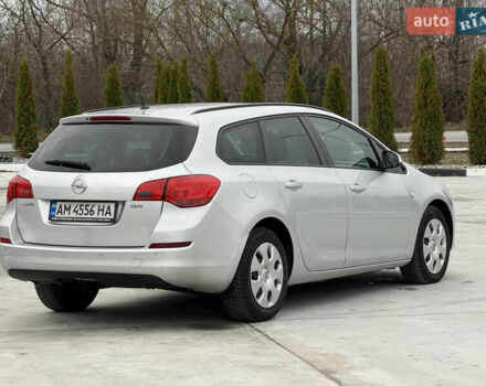 Серый Опель Астра, объемом двигателя 1.7 л и пробегом 245 тыс. км за 5700 $, фото 4 на Automoto.ua