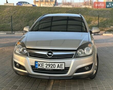 Серый Опель Астра, объемом двигателя 1.69 л и пробегом 300 тыс. км за 6700 $, фото 4 на Automoto.ua