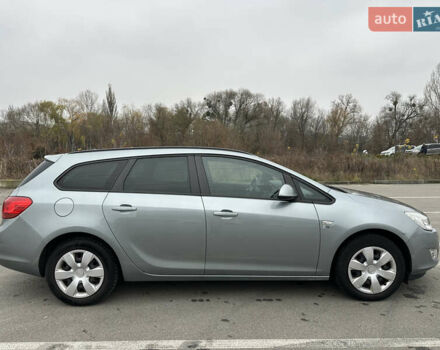 Серый Опель Астра, объемом двигателя 1.69 л и пробегом 178 тыс. км за 6200 $, фото 7 на Automoto.ua