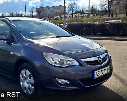 Сірий Опель Астра, об'ємом двигуна 1.7 л та пробігом 260 тис. км за 7000 $, фото 2 на Automoto.ua
