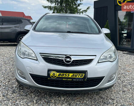 Серый Опель Астра, объемом двигателя 1.69 л и пробегом 243 тыс. км за 7500 $, фото 1 на Automoto.ua