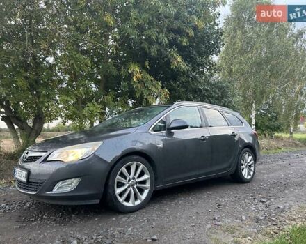 Серый Опель Астра, объемом двигателя 1.6 л и пробегом 275 тыс. км за 7500 $, фото 2 на Automoto.ua