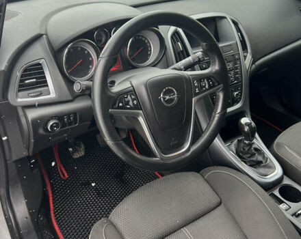 Серый Опель Астра, объемом двигателя 1.7 л и пробегом 282 тыс. км за 6100 $, фото 14 на Automoto.ua