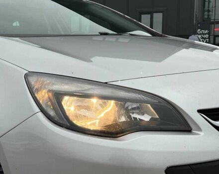 Серый Опель Астра, объемом двигателя 1.7 л и пробегом 330 тыс. км за 5990 $, фото 12 на Automoto.ua