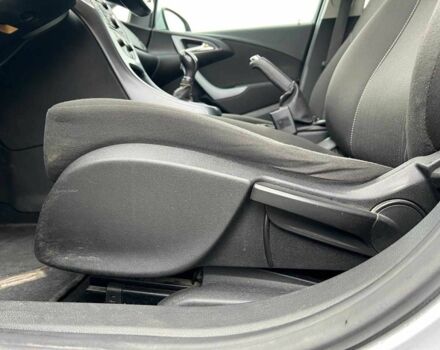 Серый Опель Астра, объемом двигателя 1.7 л и пробегом 330 тыс. км за 5990 $, фото 18 на Automoto.ua