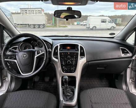 Серый Опель Астра, объемом двигателя 1.7 л и пробегом 264 тыс. км за 7200 $, фото 31 на Automoto.ua