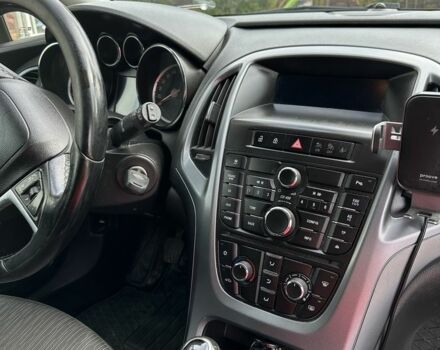 Серый Опель Астра, объемом двигателя 1.7 л и пробегом 277 тыс. км за 6300 $, фото 7 на Automoto.ua