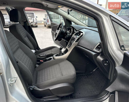 Серый Опель Астра, объемом двигателя 1.7 л и пробегом 264 тыс. км за 7200 $, фото 32 на Automoto.ua