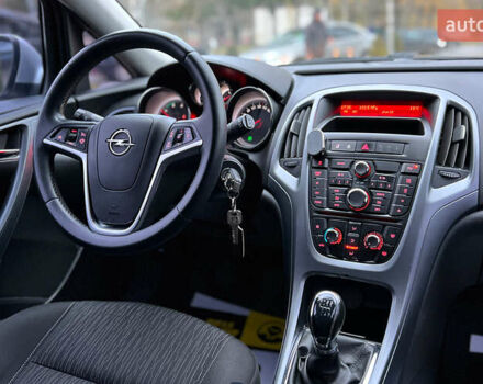 Серый Опель Астра, объемом двигателя 1.69 л и пробегом 270 тыс. км за 8500 $, фото 18 на Automoto.ua