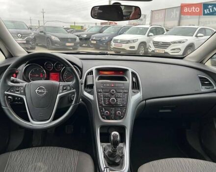 Серый Опель Астра, объемом двигателя 1.7 л и пробегом 330 тыс. км за 4000 $, фото 35 на Automoto.ua