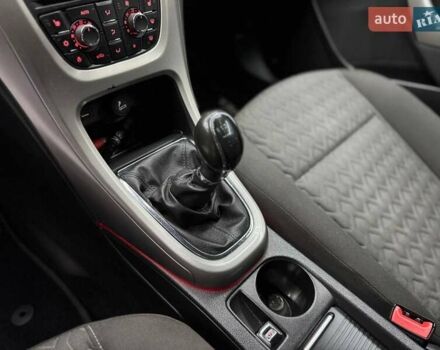 Серый Опель Астра, объемом двигателя 1.7 л и пробегом 208 тыс. км за 8800 $, фото 12 на Automoto.ua