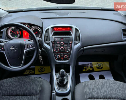 Серый Опель Астра, объемом двигателя 1.69 л и пробегом 270 тыс. км за 8500 $, фото 11 на Automoto.ua