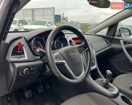 Серый Опель Астра, объемом двигателя 1.7 л и пробегом 330 тыс. км за 4000 $, фото 16 на Automoto.ua