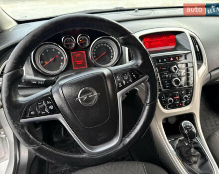 Серый Опель Астра, объемом двигателя 1.7 л и пробегом 264 тыс. км за 7200 $, фото 34 на Automoto.ua