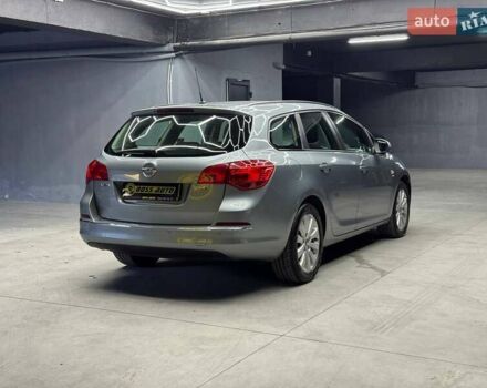 Серый Опель Астра, объемом двигателя 1.7 л и пробегом 208 тыс. км за 8800 $, фото 5 на Automoto.ua