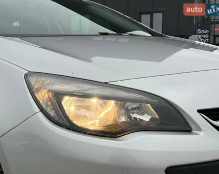 Серый Опель Астра, объемом двигателя 1.7 л и пробегом 330 тыс. км за 4000 $, фото 11 на Automoto.ua