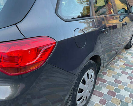 Серый Опель Астра, объемом двигателя 2 л и пробегом 300 тыс. км за 8000 $, фото 3 на Automoto.ua