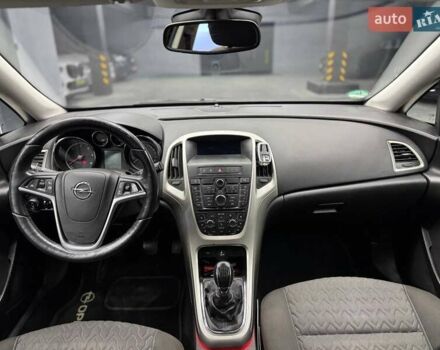 Серый Опель Астра, объемом двигателя 1.7 л и пробегом 208 тыс. км за 8800 $, фото 9 на Automoto.ua