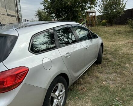 Серый Опель Астра, объемом двигателя 1.7 л и пробегом 277 тыс. км за 6300 $, фото 3 на Automoto.ua