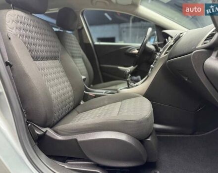 Серый Опель Астра, объемом двигателя 1.7 л и пробегом 208 тыс. км за 8800 $, фото 13 на Automoto.ua